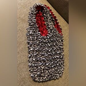 New Scrunchie Type Houndstooth With Red Inside Purse